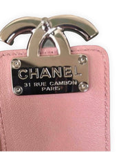 Carica l'immagine nel visualizzatore di Gallery, CHANEL - CC BOX CAMERA CASE