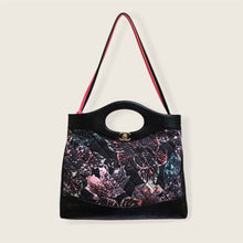 Carica l'immagine nel visualizzatore di Gallery, CHANEL - RUNWAY