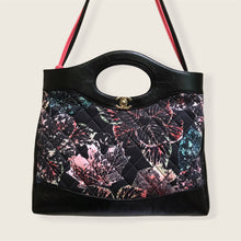 Carica l'immagine nel visualizzatore di Gallery, CHANEL - RUNWAY