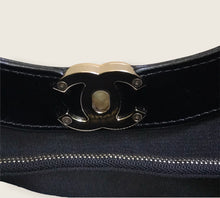 Carica l'immagine nel visualizzatore di Gallery, CHANEL - RUNWAY