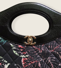 Carica l'immagine nel visualizzatore di Gallery, CHANEL - RUNWAY