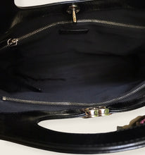 Carica l'immagine nel visualizzatore di Gallery, CHANEL - RUNWAY