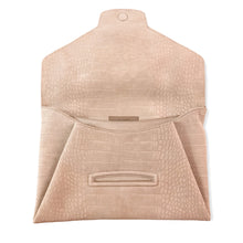 Carica l'immagine nel visualizzatore di Gallery, GIVENCHY CLUTCH