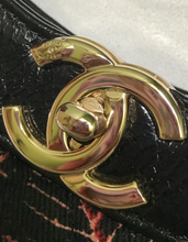 Carica l'immagine nel visualizzatore di Gallery, CHANEL - RUNWAY