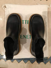 Carica l'immagine nel visualizzatore di Gallery, BOTTEGA VENETA - LUG BOOTS (MAN)