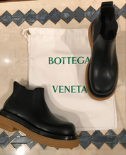 Carica l'immagine nel visualizzatore di Gallery, BOTTEGA VENETA - LUG BOOTS (MAN)