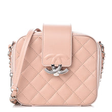 Carica l'immagine nel visualizzatore di Gallery, CHANEL - CC BOX CAMERA CASE