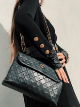 Carica l&#39;immagine nel visualizzatore di Gallery, CHANEL VINTAGE SHOULDER BAG
